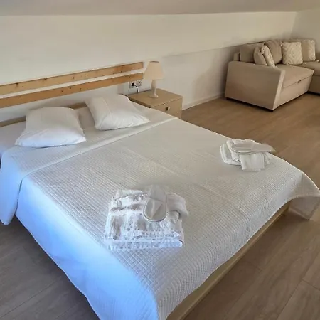 Iliopetra Luxury Homes - Dilisos Villa Vathirrevma